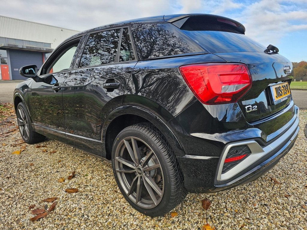 Audi Q2 35 TFSI S Edition AUTOMAAT/leer/NAVI/cruise, Auto's, Audi, 4 cilinders, 150 pk, Leder en Stof, Zwart