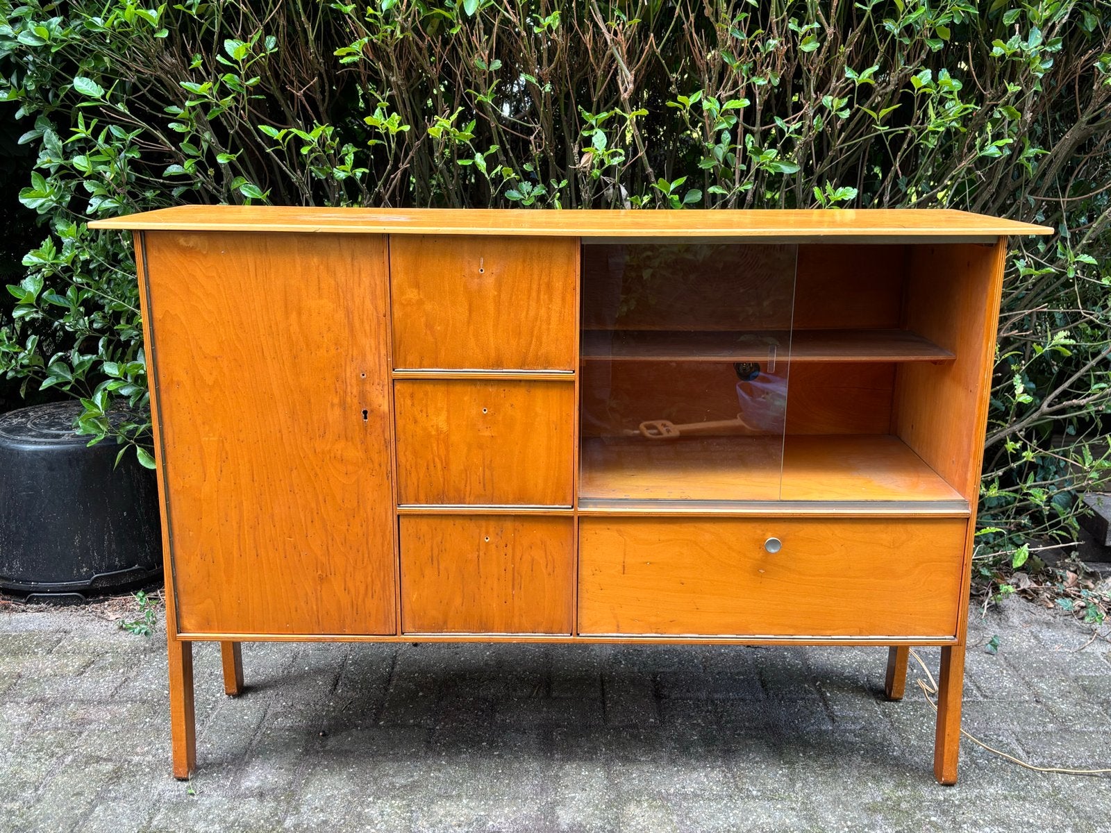 Vintage kastje - opknapper met veel potentie, Ophalen