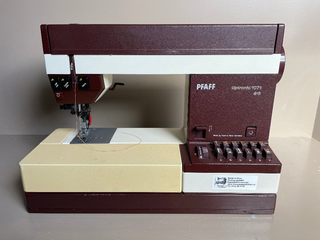 Pfaff tiptronic 1071 naaimachine met accessoires, Hobby en Vrije tijd, Ophalen of Verzenden, Gebruikt, Naaimachine, Pfaff