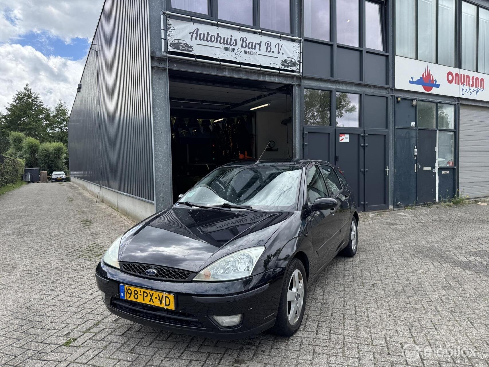 Ford Focus 1.6-16V Ambiente Leder! Airco! Nieuwe APK! NAP Lo, 1596 cc, Gebruikt, Zwart, 4 cilinders