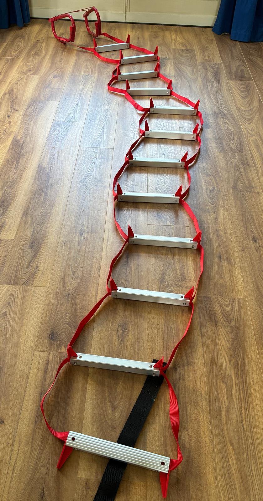 Easy throw escape ladder. Vluchtladder, Ophalen, Nieuw, Ladder, Opvouwbaar of Inschuifbaar