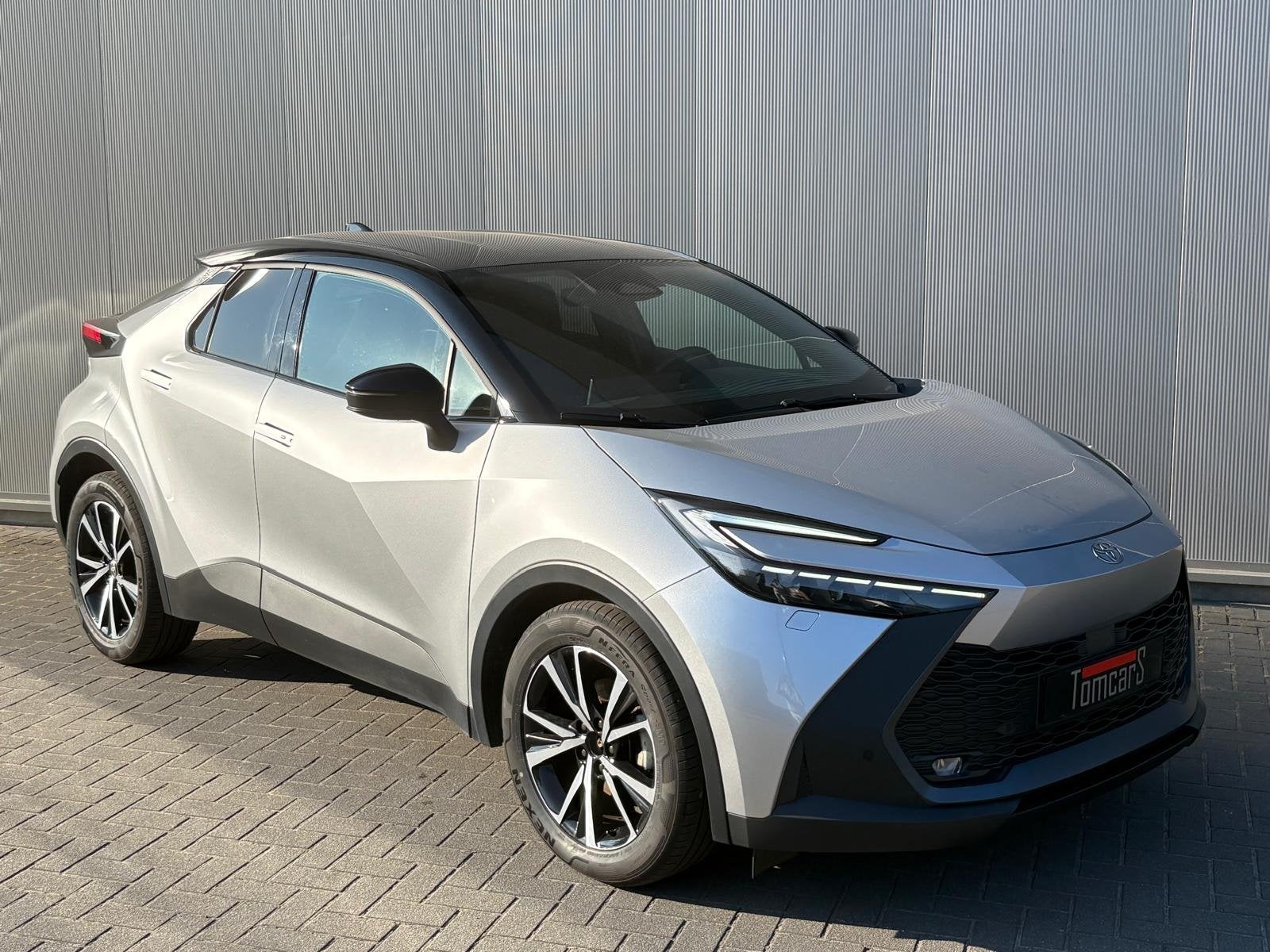 Toyota C-HR 1.8 Hybrid 140PK Dynamic Bi-Tone/Winter-pack/Gr., 12 maanden, Stof, 4 cilinders, 122 pk