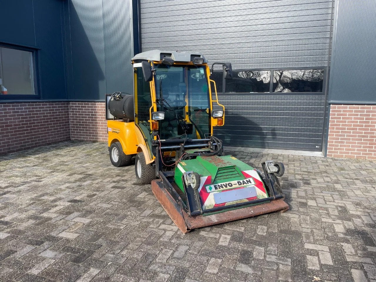 Belas Transpro 3440 HST werktuigen drager brander veegmachin