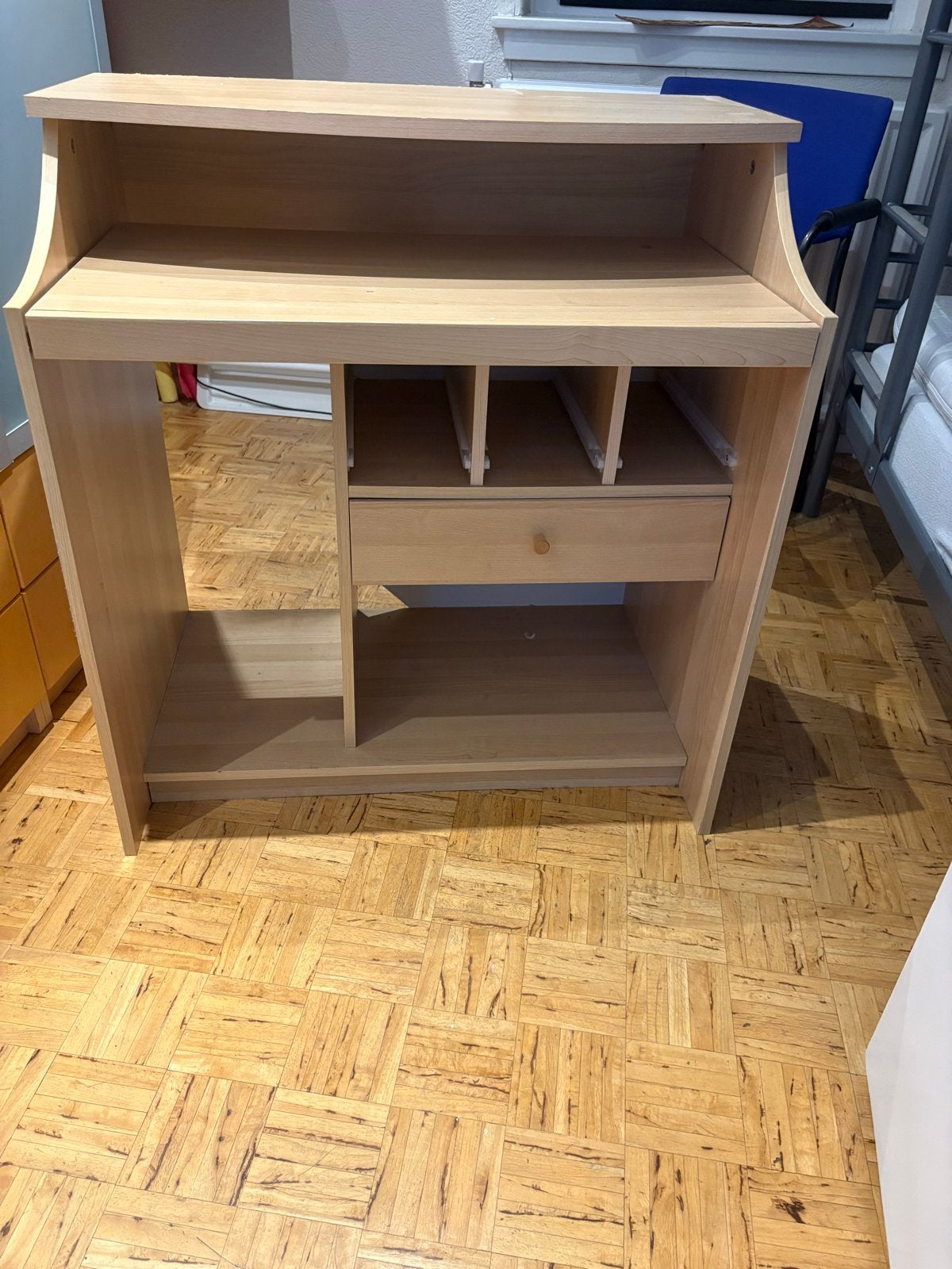 Houten bureau met lade en opbergruimte., Huis en Inrichting, Bureaus, Ophalen, Gebruikt, Kinderbureau, Beige