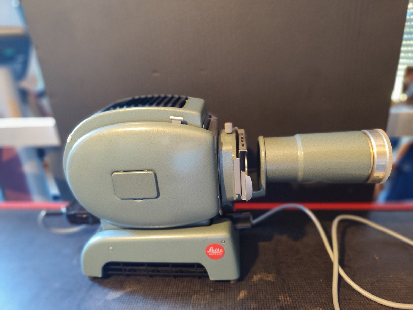 Vintage Leitz Prado projector met koffer en handleiding, Ophalen of Verzenden, Gebruikt