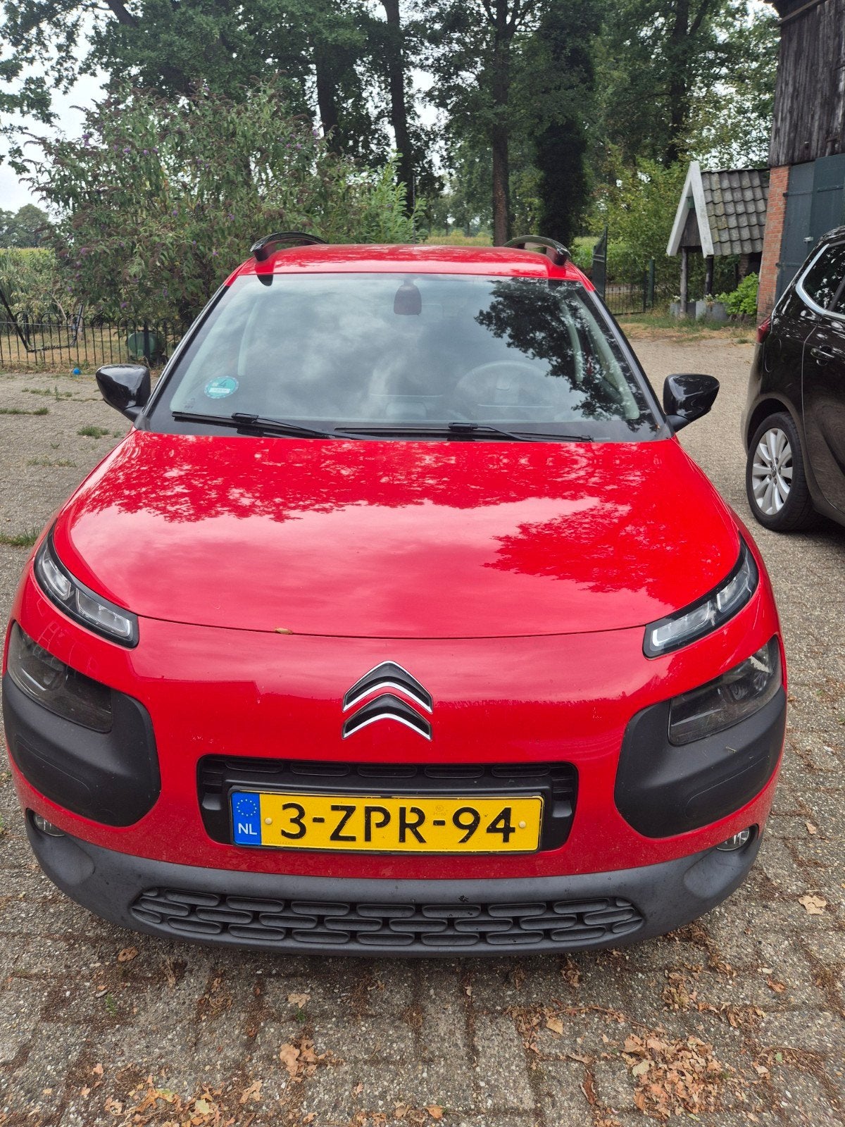 Citroën C4 Cactus 1.2 E-vti 82 Etg5 Airdream 2015 Rood, Auto's, Citroën, Dealer onderhouden, 725 kg, 31 €/maand, 23 km/l
