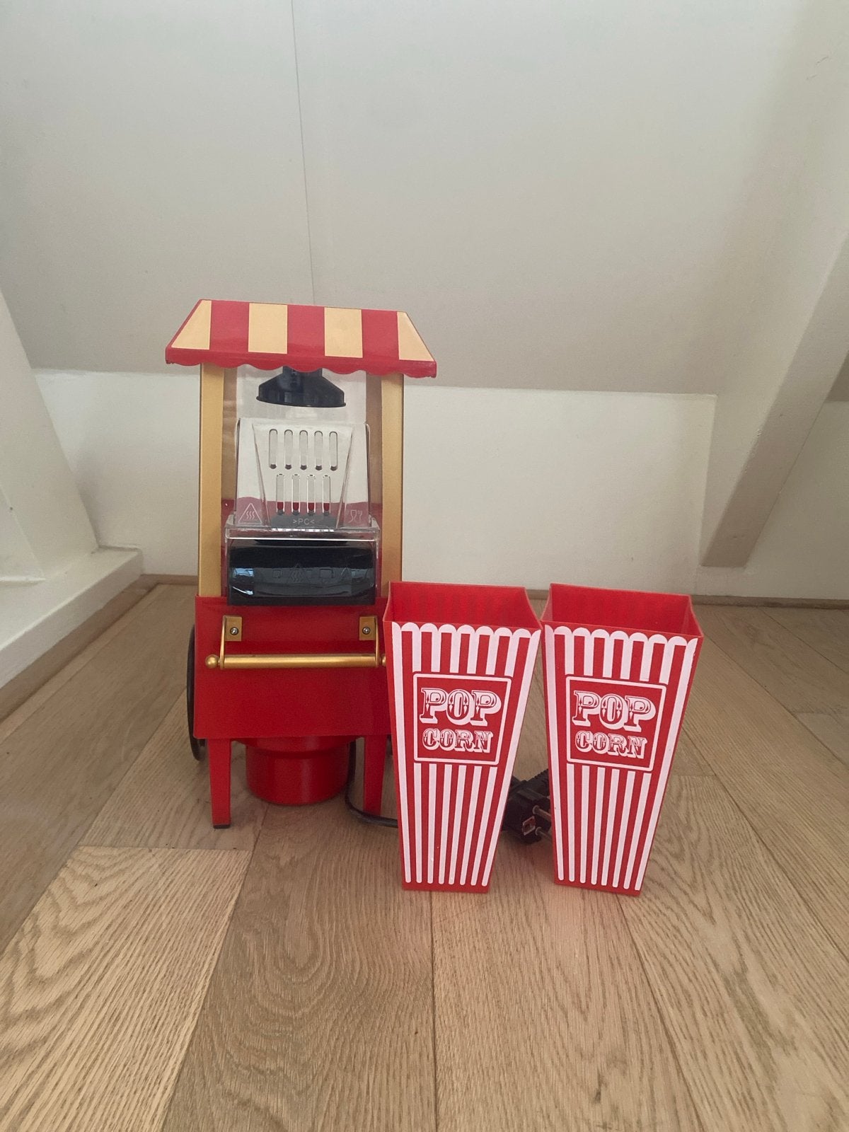 Popcornmachine met 2 popcornbekers - Zo goed als nieuw, Ophalen of Verzenden, Zo goed als nieuw
