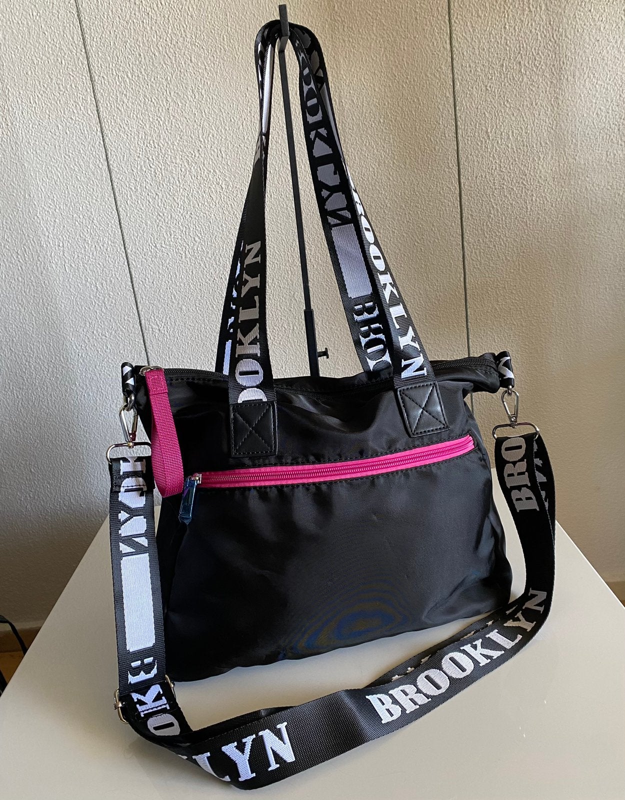 Brooklyn handtas met schouderriem. Nieuw!!, Sieraden, Tassen en Uiterlijk, Ophalen of Verzenden, Nieuw, Zwart, Overige merken