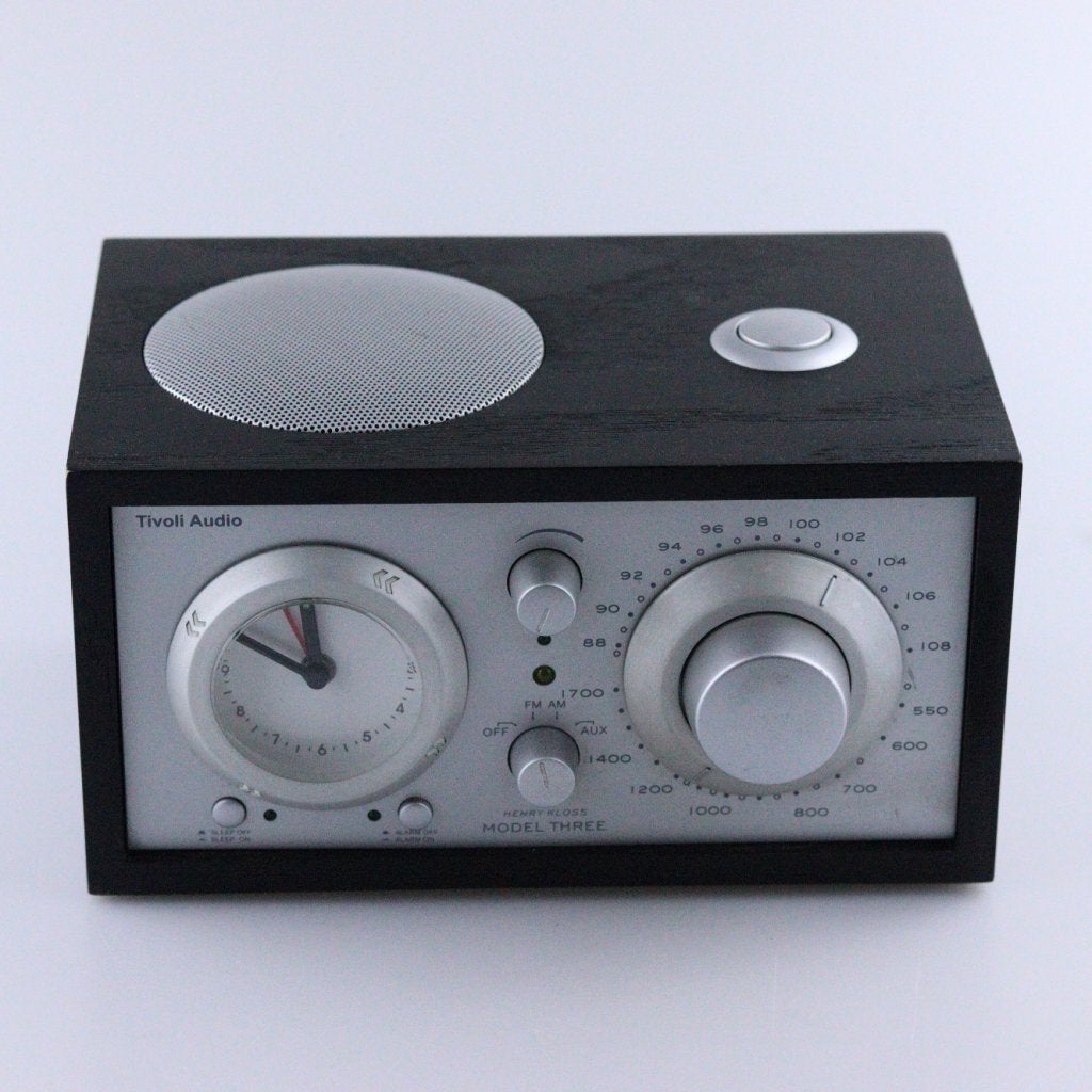 Tivoli Audio Henry Kloss Model Three Zwart | Nette staat, Tivoli, Zo goed als nieuw, https://tivoliaudio.eu/nl_nl/contact, 160 North Washington Street, Suite 350, Boston, MA 02114, Verenigde Staten