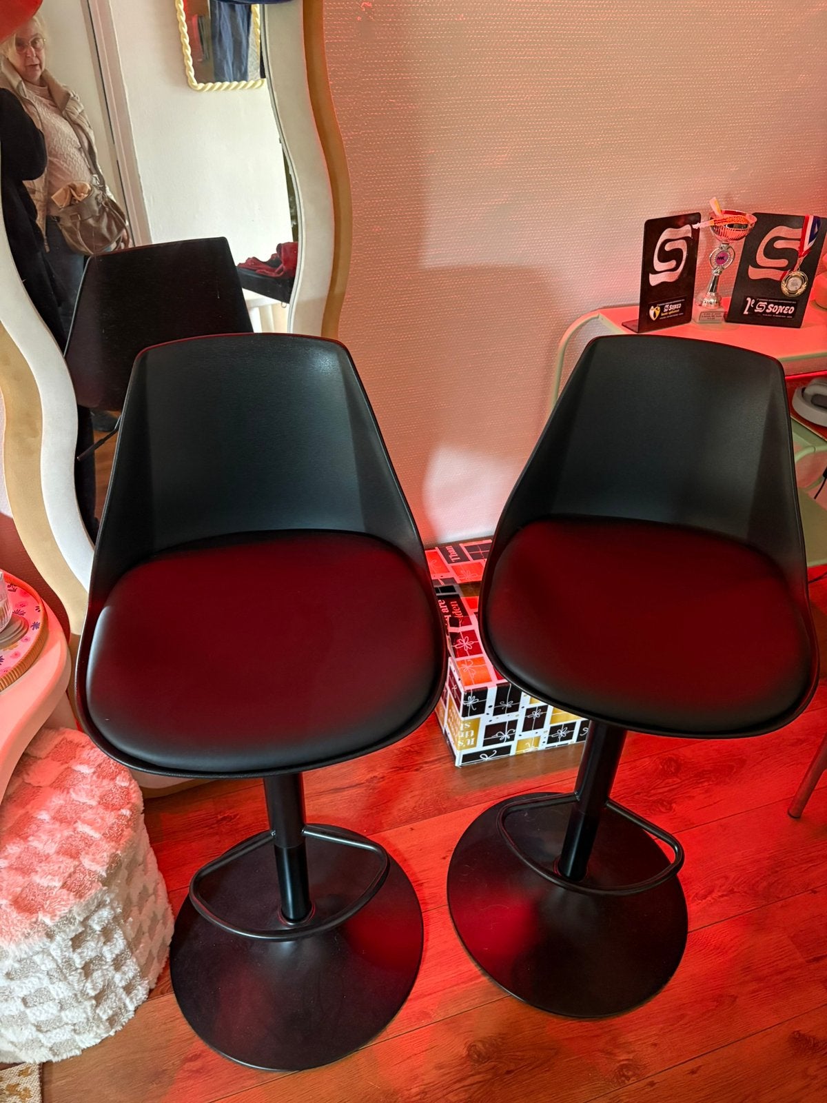 bar krukken 2 stuks nieuw, Huis en Inrichting, Barkrukken, 2 krukken, Ophalen, Zo goed als nieuw, 60 tot 90 cm