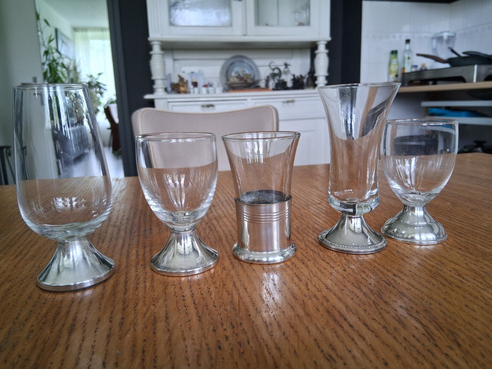 5 verschillende andere borrelglaasjes op zilveren voet, Verzamelen, Ophalen of Verzenden, Zo goed als nieuw, Borrel- of Shotglas