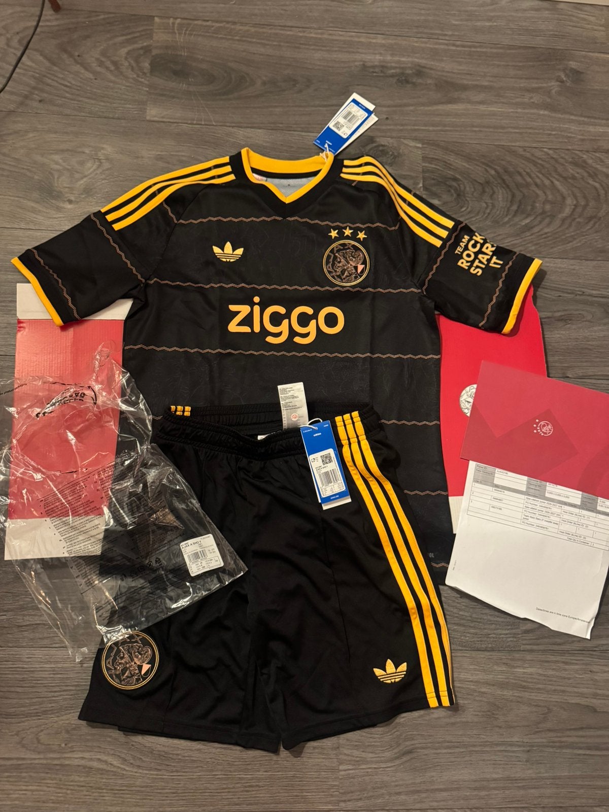 Nieuw Ajax uittenue 2026/2027 maat 13/14, Kinderen en Baby's, Ophalen of Verzenden, Nieuw, Jongen of Meisje