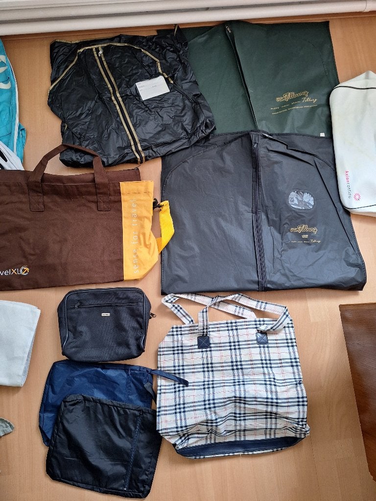Verschillende tassen, Sieraden, Tassen en Uiterlijk, Tassen | Reistassen en Weekendtassen, Ophalen of Verzenden, Nieuw, 30 cm of meer