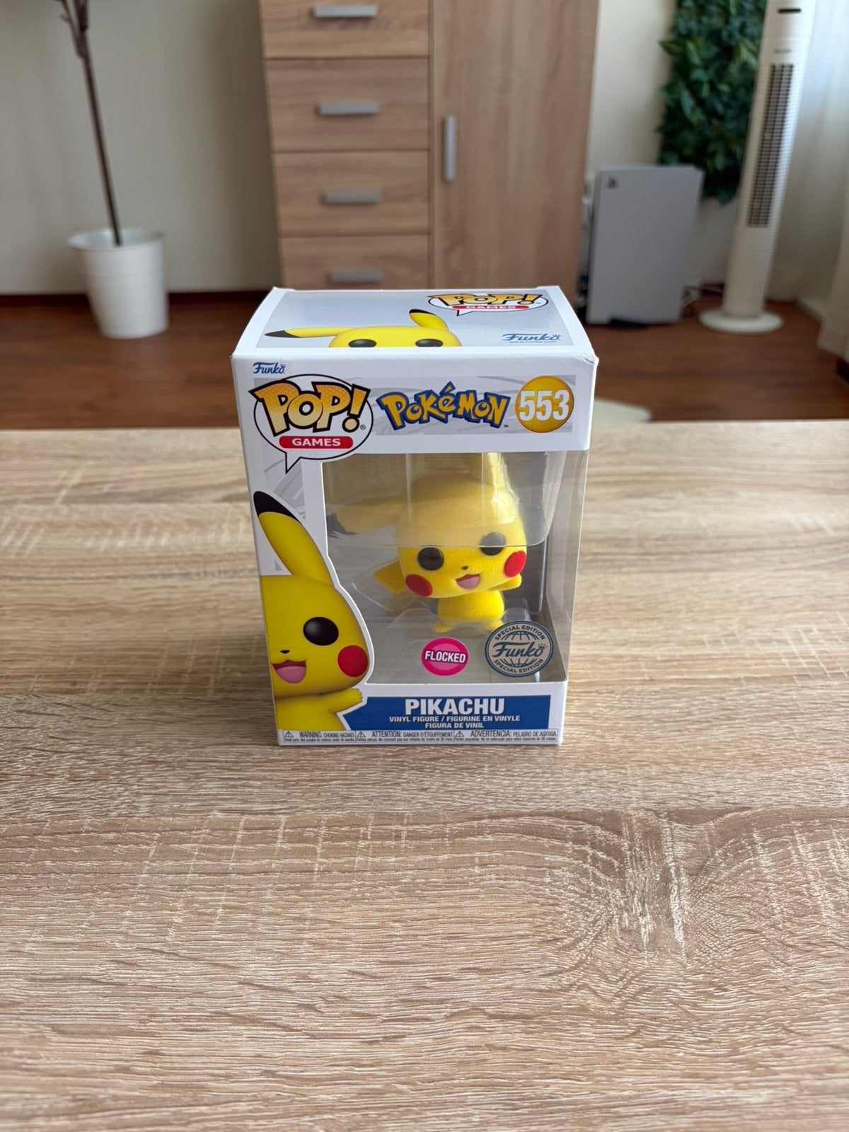 Funko Pop Pikachu #553 Flocked – Pokémon !, Ophalen of Verzenden, Nieuw