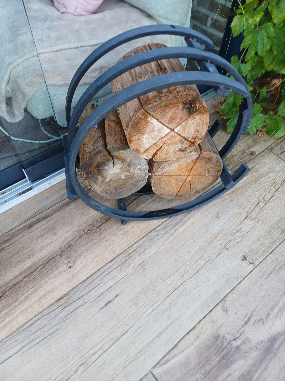 Decoratieve metaal met houtblokken voor haard of, Minder dan 3 m³, Ophalen of Verzenden, Overige houtsoorten, Blokken