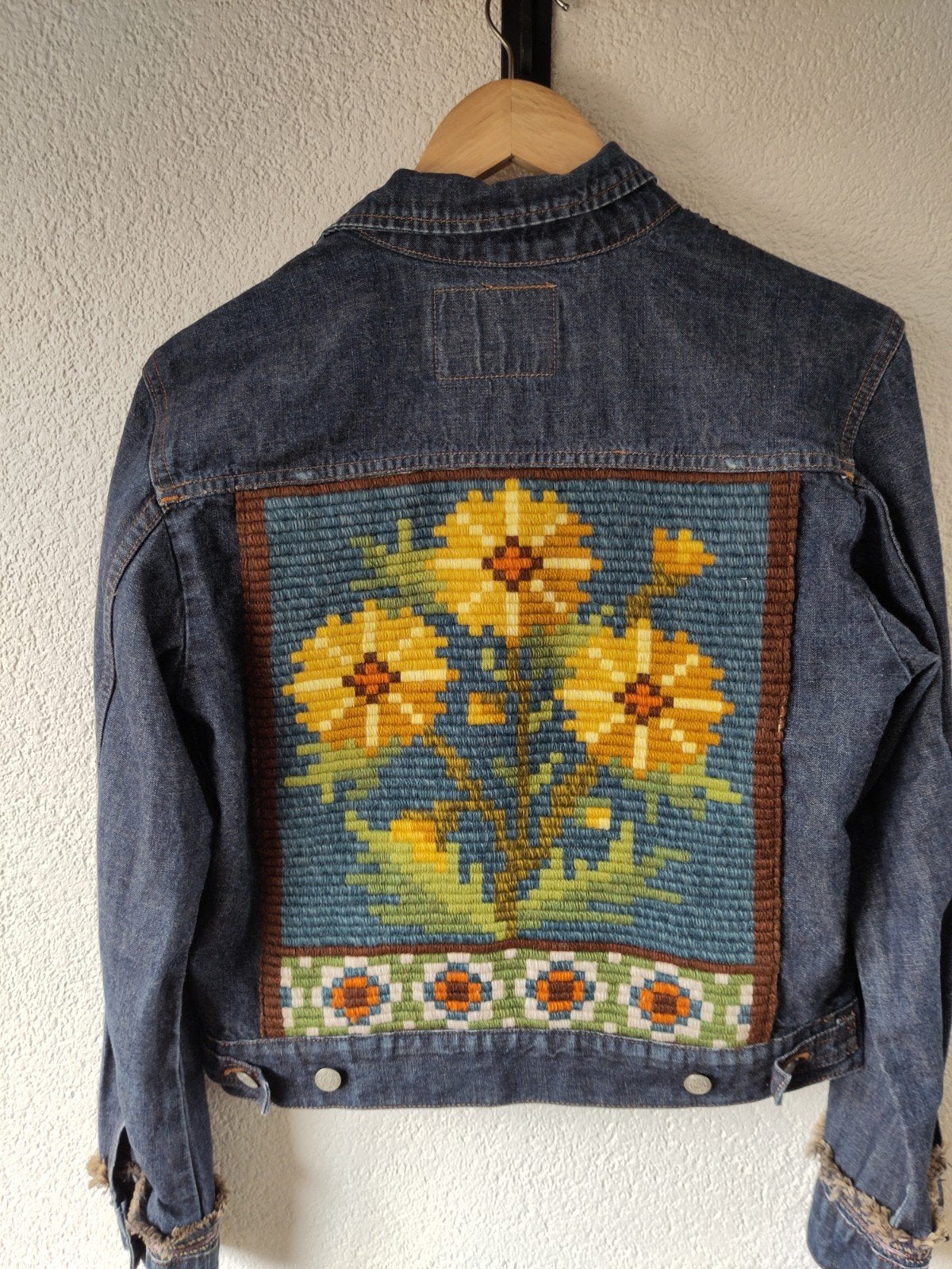 Spijkerjasje met vintage Zweedse  zonnebloemenborduur, Maat 38/40 (M), Blauw, Street One, Ophalen of Verzenden