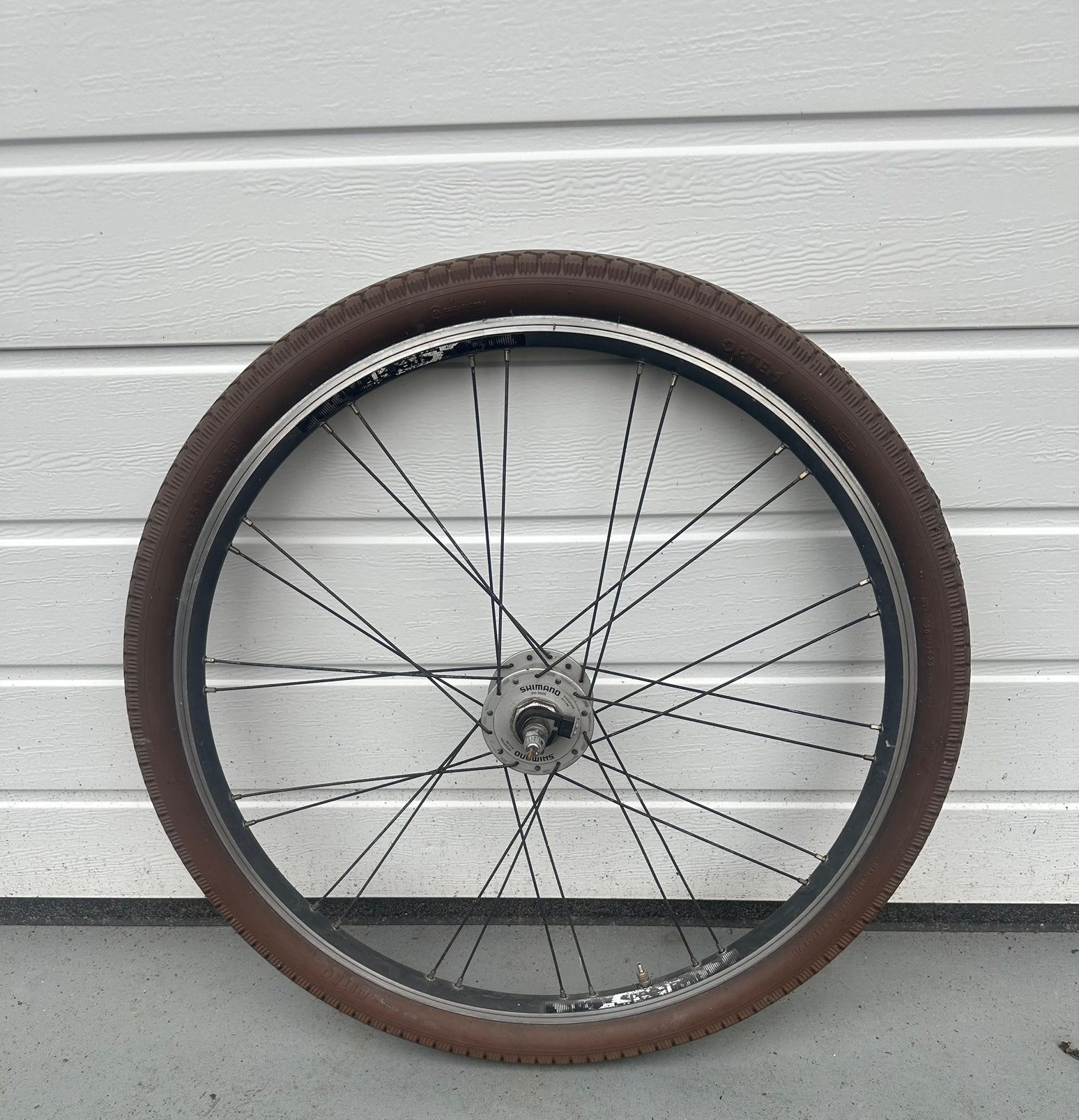 Voorwiel 26” met naafdynamo compleet met goede band, Fietsen en Brommers, Ophalen of Verzenden, Band