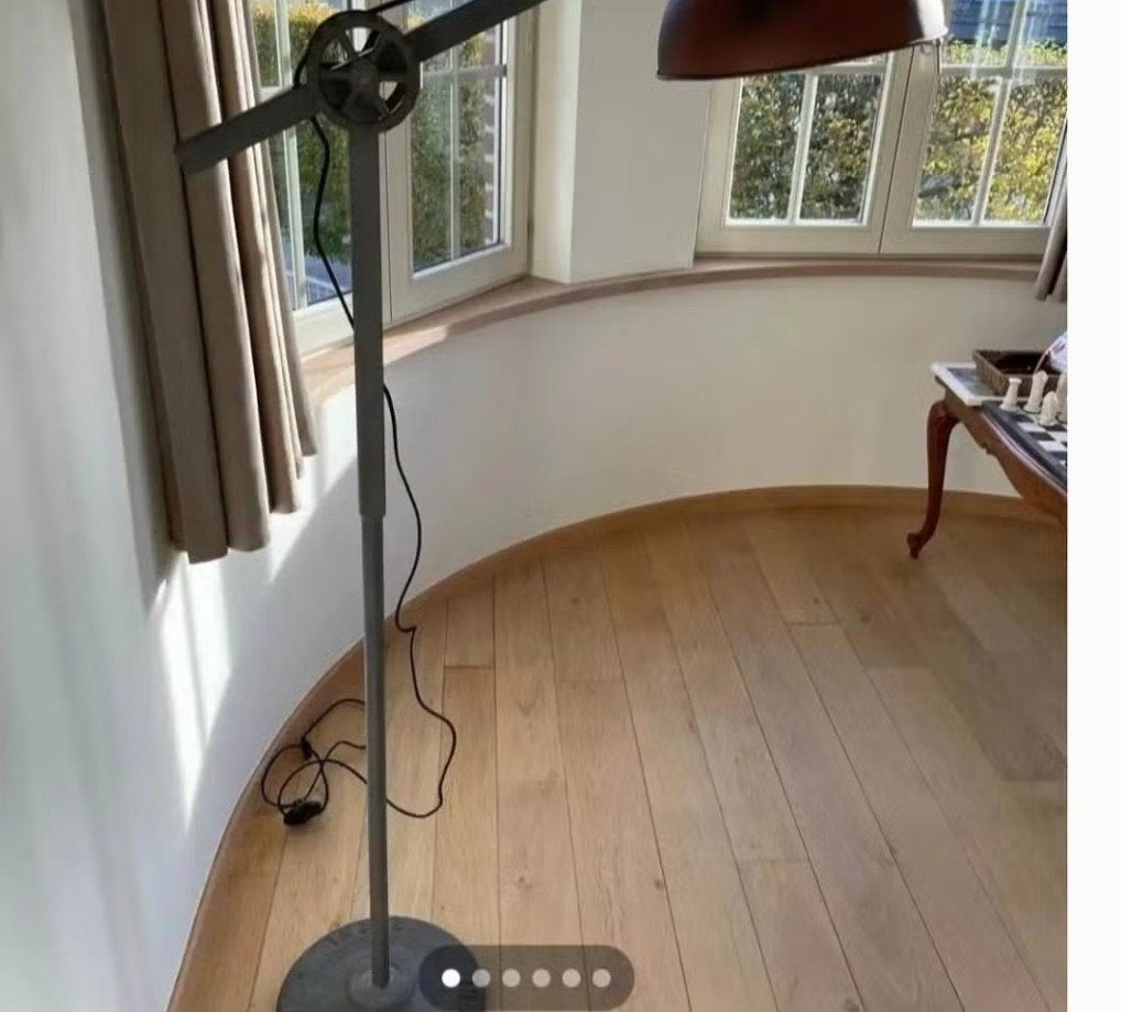 Industrieel verstelbare vloerlamp, Ophalen, 100 tot 150 cm, Zo goed als nieuw, Metaal