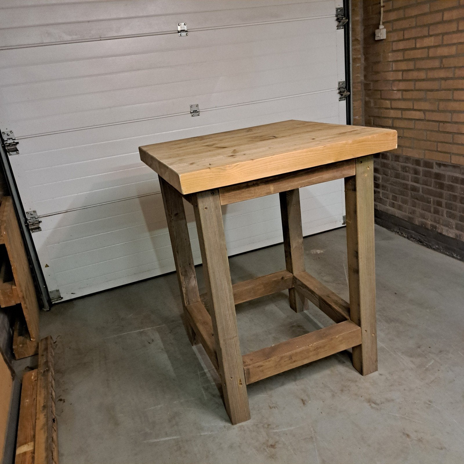 robuuste statafel  1.10 h. 85x85 breed, Ophalen, Zo goed als nieuw