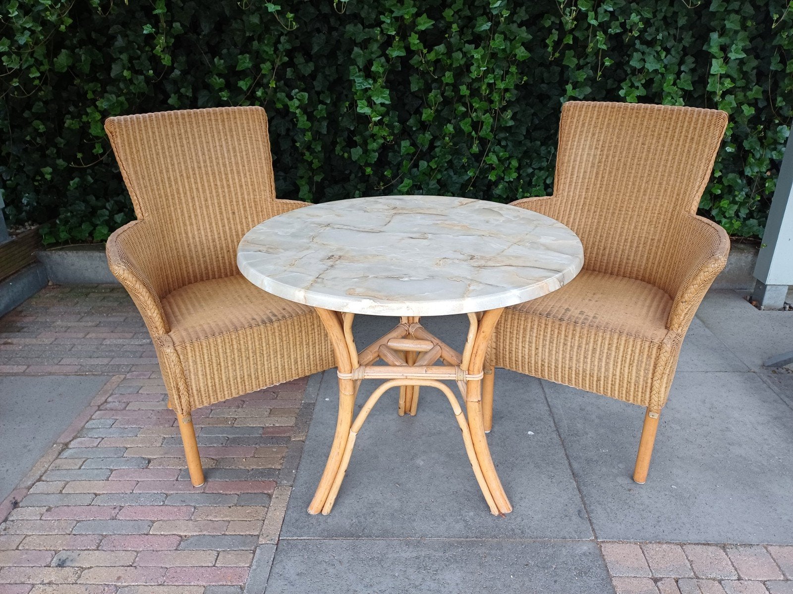 2x Original Loom stoelen met marmeren look tafel., Ophalen, Overige materialen, Bistro, Rotan, Klassiek, Tot twee personen