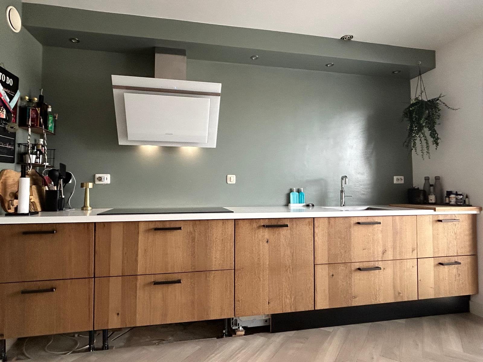 Keuken met hout fineer deuren, Huis en Inrichting, Keuken | Complete keukens, Ophalen, Gebruikt, Bruin, Enkelwandige keuken