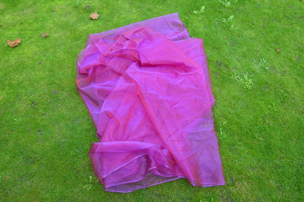 Paarse stof, fuchsia roze/ voile stof met een glans 5 meter, 120 cm of meer, Ophalen of Verzenden, Roze, Kant