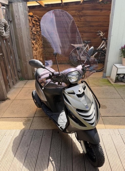 Piaggio Zip 4T Injectie 2018 - Nieuwe banden & accu, Fietsen en Brommers, Scooters | Piaggio, Ophalen, Gebruikt, Maximaal 45 km/u