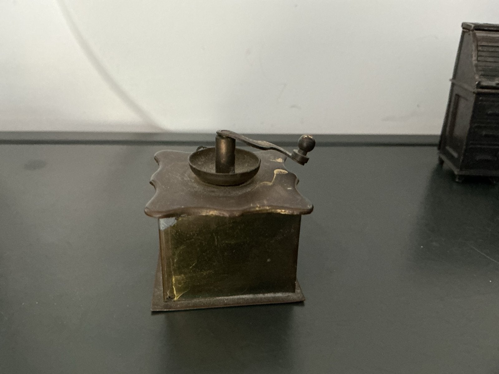 Antieke messing koffiemolen miniatuur, Ophalen of Verzenden