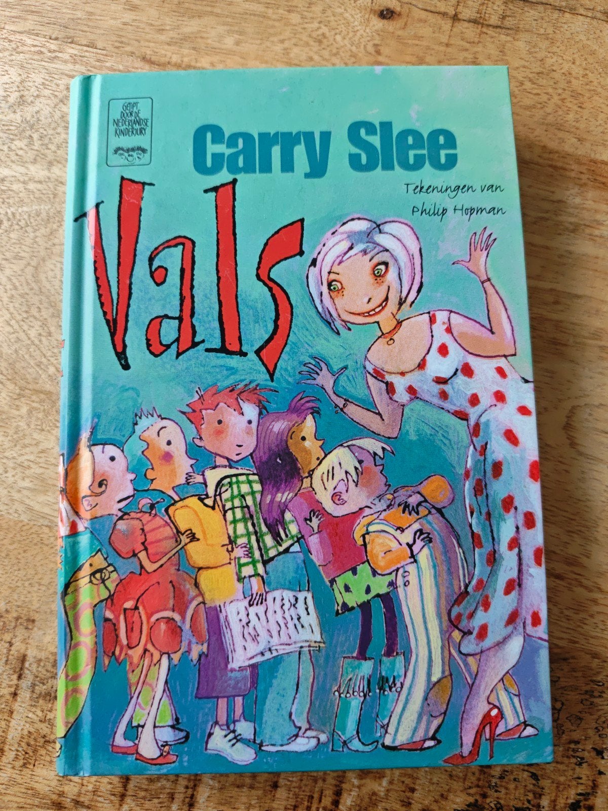 Vals - Carry Slee (Kinderboek), Ophalen of Verzenden, Zo goed als nieuw, Carry Slee, Fictie