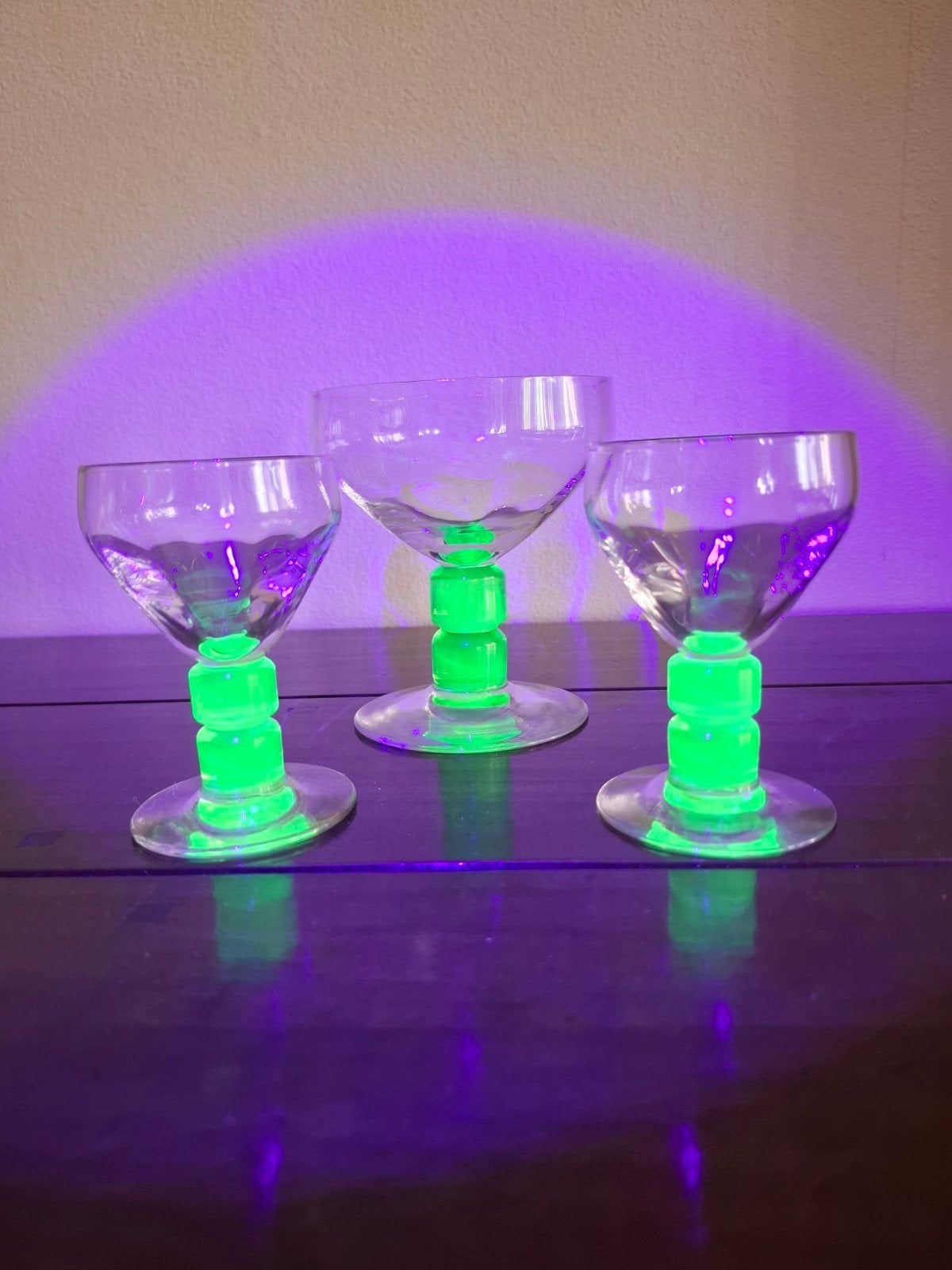 Anna Groen uraniumglas glaasjes - 3 stuks, Antiek en Kunst, Ophalen of Verzenden