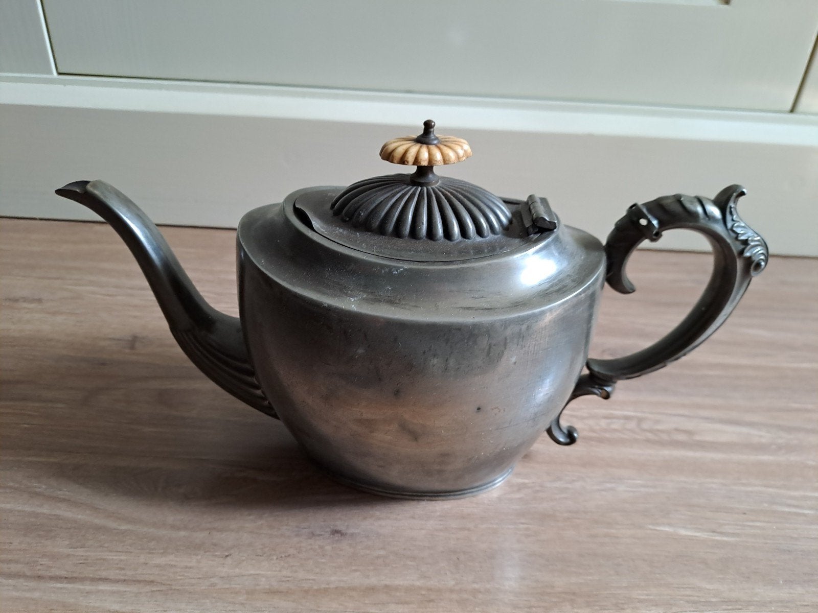 Antieke theepot - Deksel beschadigd, Ophalen of Verzenden