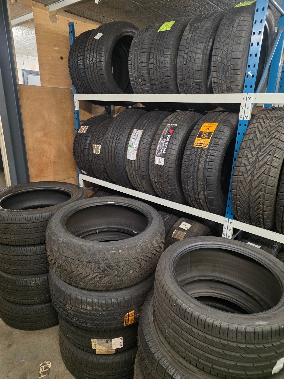 te koop ongeveer 100 banden..nieuw, Ophalen