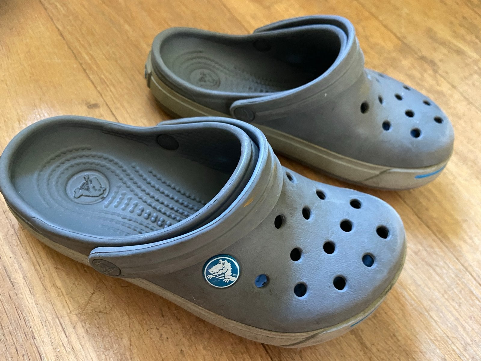 Gedragen Crocs in maat 32/33, Ophalen of Verzenden, Gedragen, Overige kleuren, Slippers
