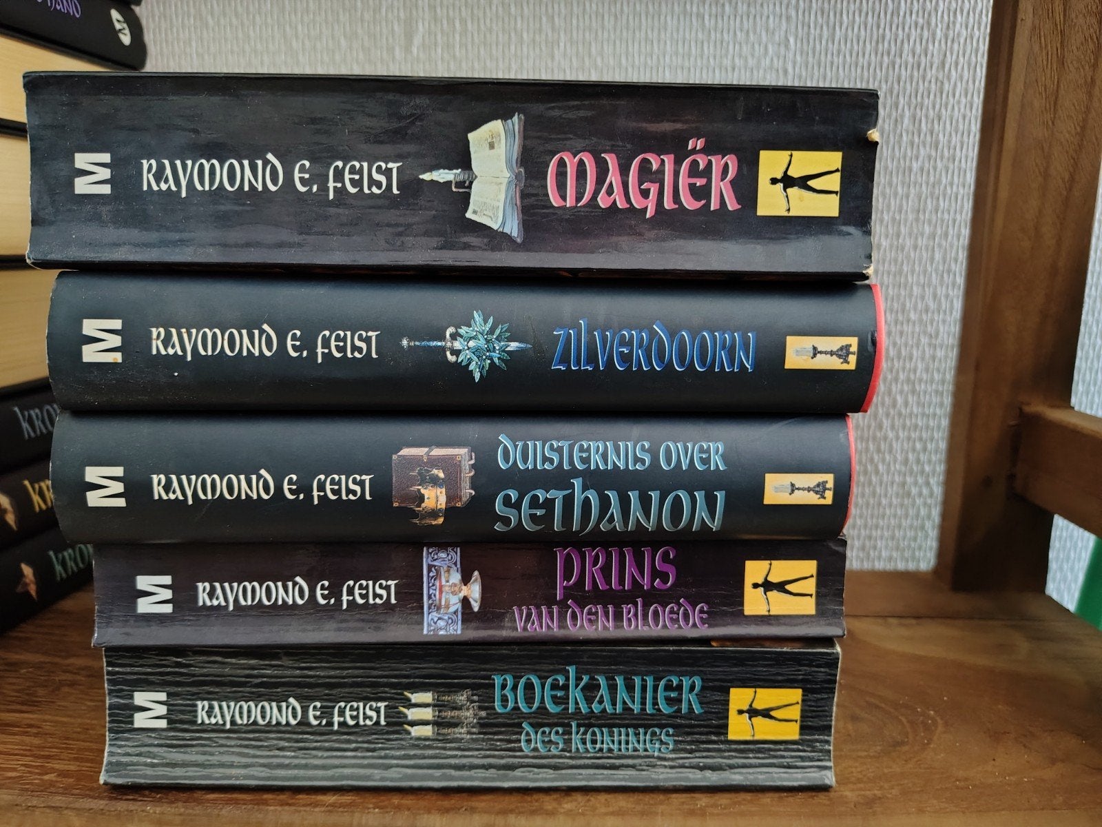 Feist , Fantasy -6 series-22 boeken, Ophalen, Gelezen, Raymond E. Feist