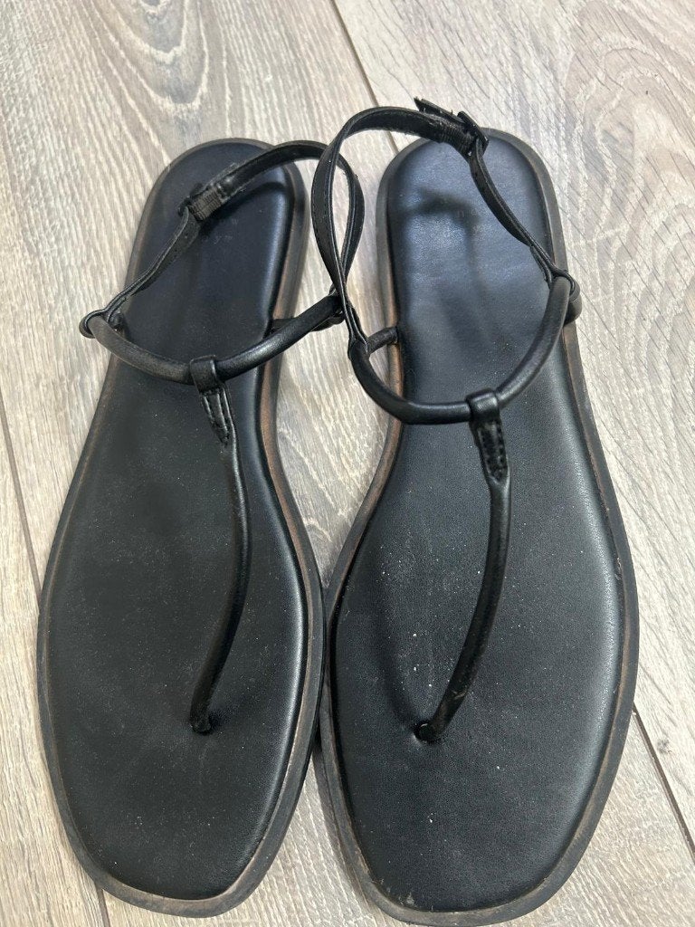 Sandal for sale, Zwart, Zo goed als nieuw, Sandalen of Muiltjes, Ophalen of Verzenden