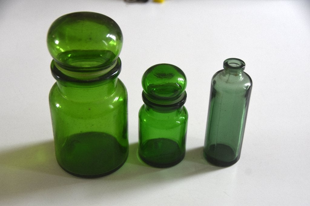 3 vintage groene glazen flesjes apothekerspot stopfles, Antiek en Kunst, Verzenden