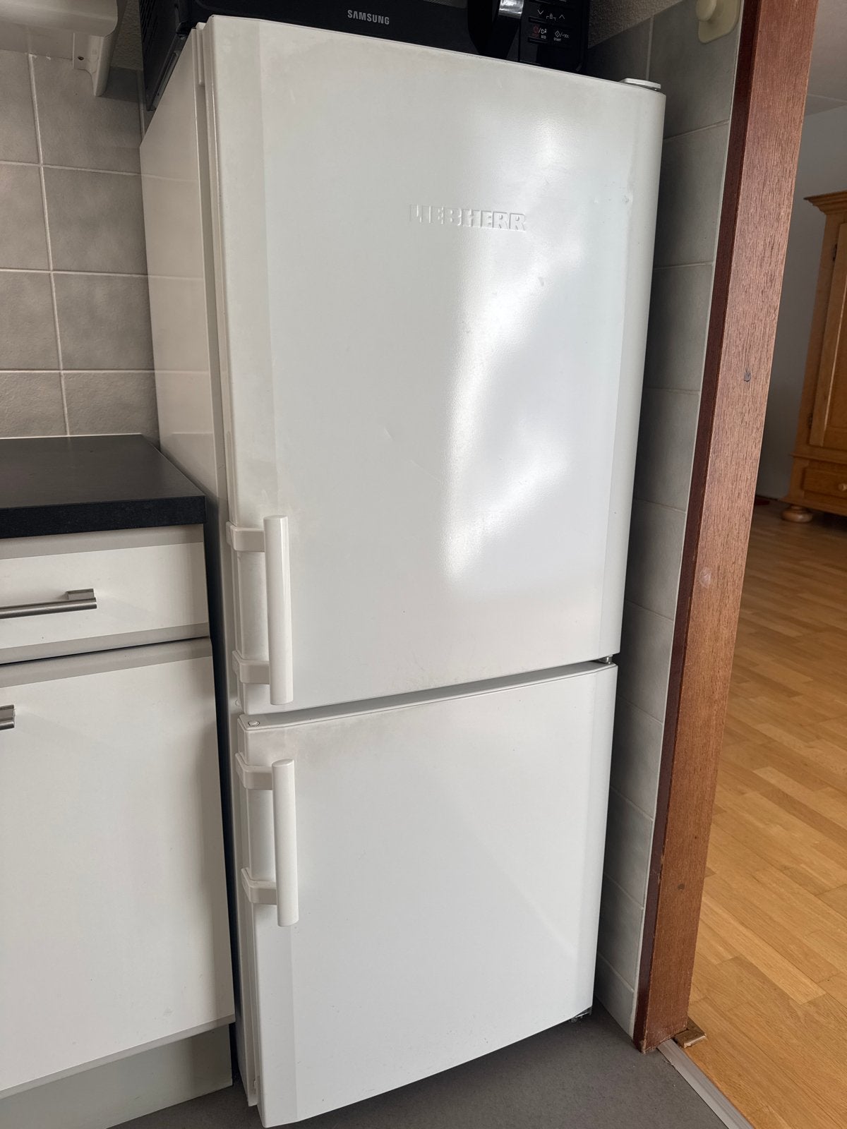 Liebherr koelkast met vriesvak - gebruikt maar nog goed, Witgoed en Apparatuur, Koelkasten en IJskasten, Ophalen, 150 tot 200 liter