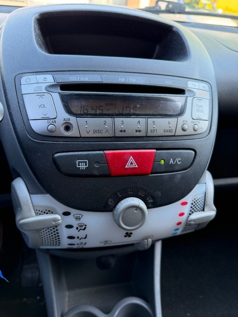 Peugeot 107 1.0-12V XS 5DRS AIRCO 2DE EIG. NAP APK 4-2027 RI, Voorwielaandrijving, Euro 5, Gebruikt, 4 stoelen