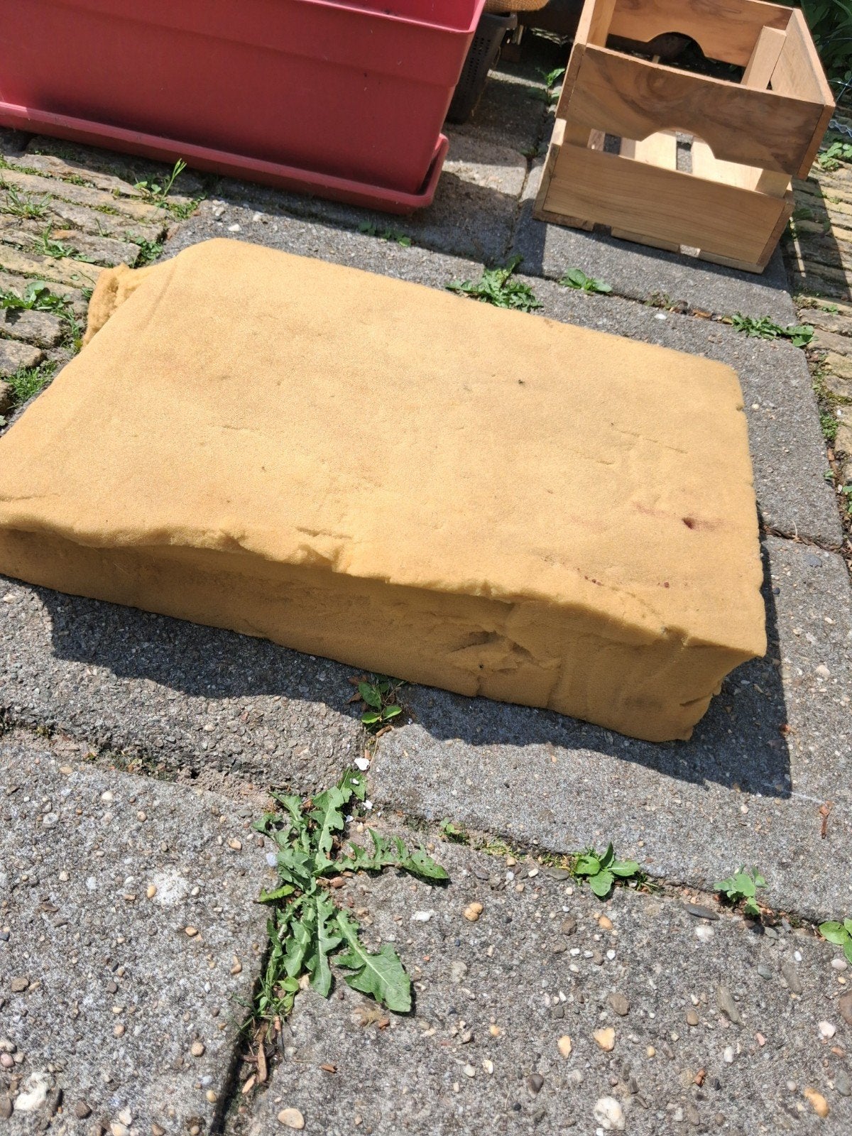 Stuk schuimrubber, Ophalen