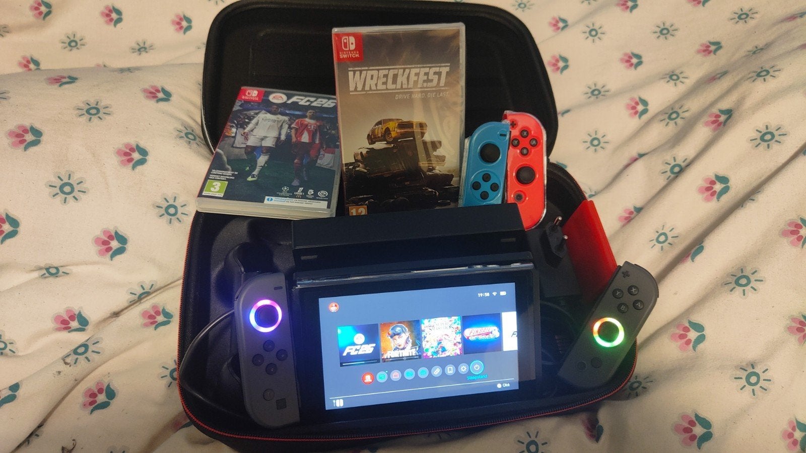 Switch met spellen en joycons, Ophalen, Met 2 controllers, Switch Original, Gebruikt