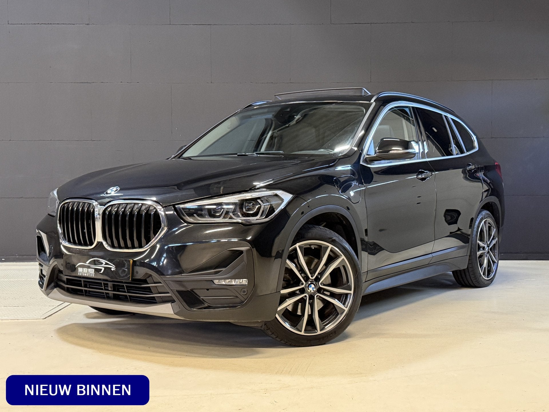 BMW X1 xDrive25e Executive | Pano | Head-up | Leder | M-stuu