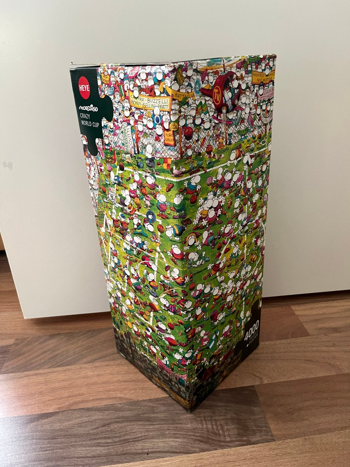 Heye Mordillo Crazy World Cup Legpuzzel 4000 stukjes, Ophalen of Verzenden, Meer dan 1500 stukjes, Gebruikt, Legpuzzel