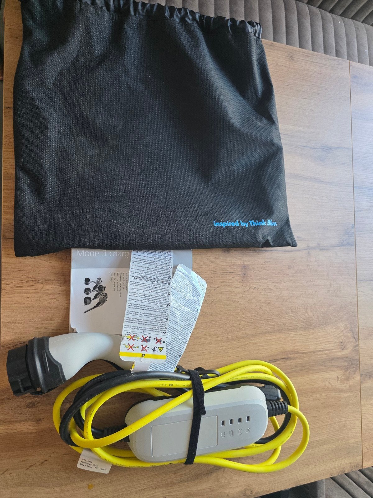 mannekes oplaadkabel, Ophalen, Zo goed als nieuw, Laadkabel