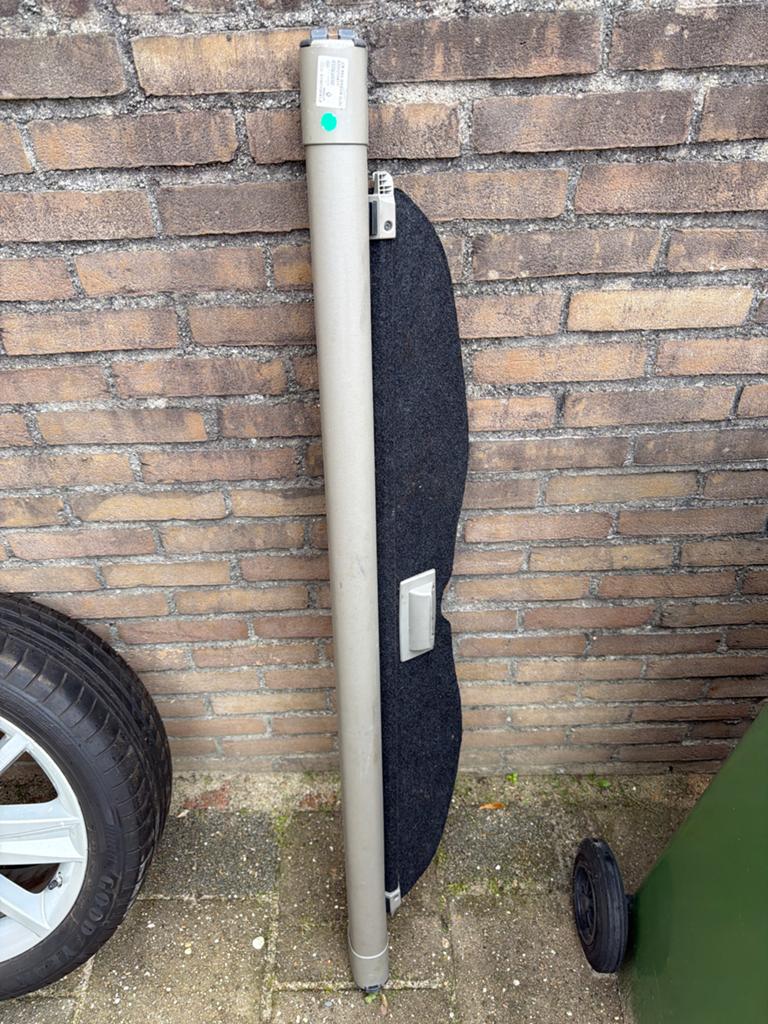 Renault Scenic trunk closer, Ophalen, Renault