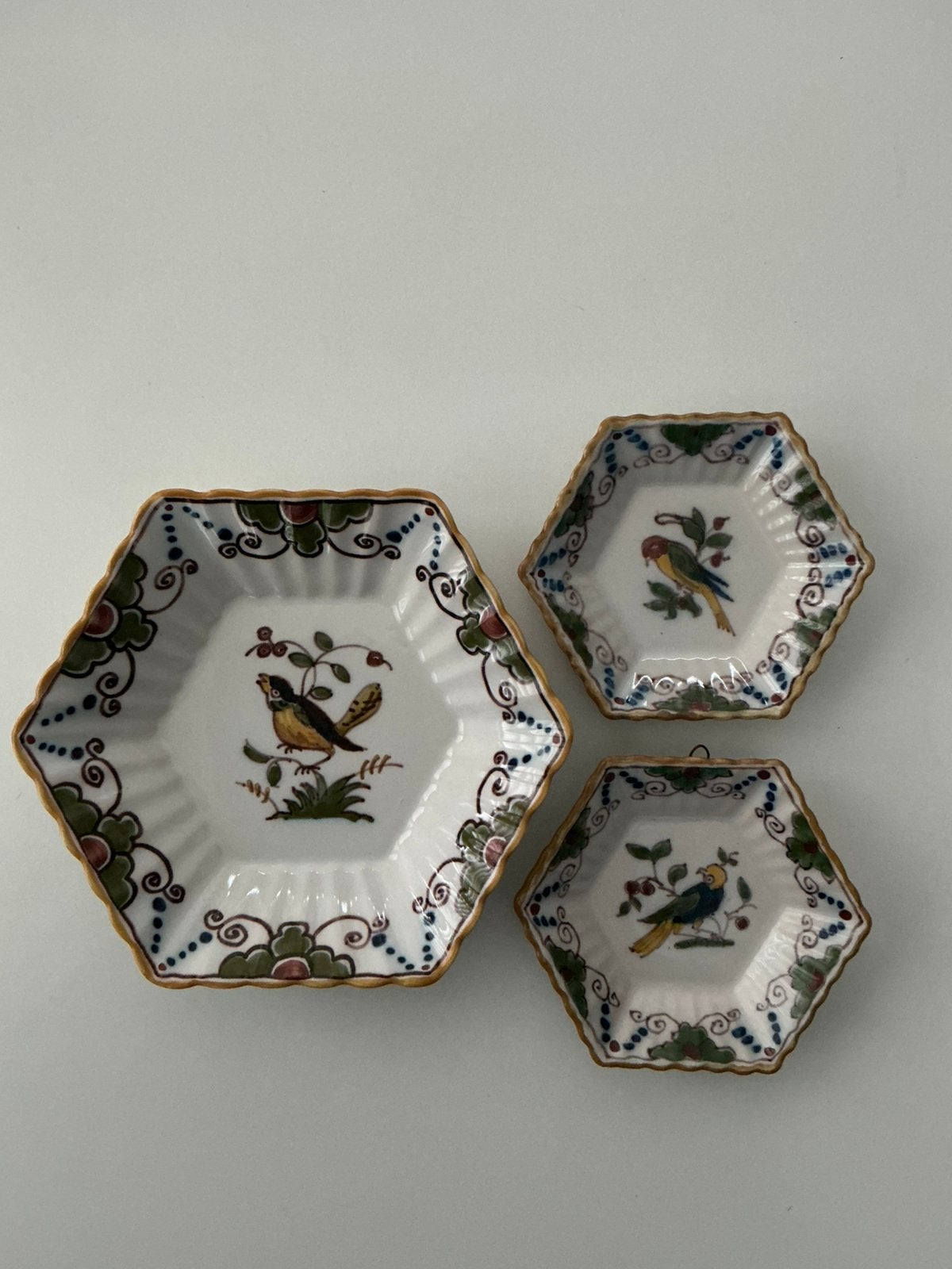 3x Makkums bordje met vogel motief om op te hangen, Vintage, Ophalen of Verzenden, Zo goed als nieuw, Wandbord of Wandpaneel