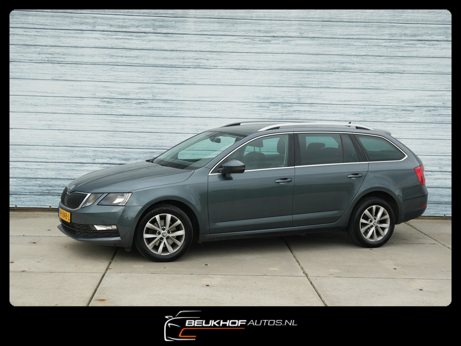 Skoda Octavia Combi 1.0 TSI Ambition Business Cam Nav Trekha, Auto's, Origineel Nederlands, 3 cilinders, Zilver of Grijs, 999 cc