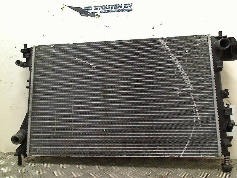 Radiateur Opel Signum (F48) (2003-05/2005-07), Gebruikt, Bahnhofsplatz, Rüsselsheim am Main 65423, , Duitsland, Opel, Opel Automobile GmbH