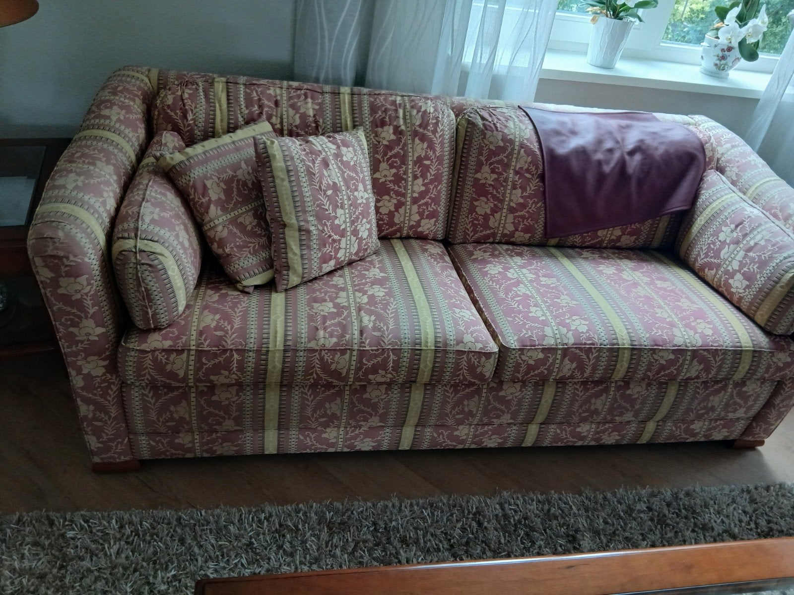 Comfortabele 2-zitsbank met bloemenpatroon, Gebruikt, Klassiek, Bloemenpatroon, 150 tot 200 cm, Tweepersoons