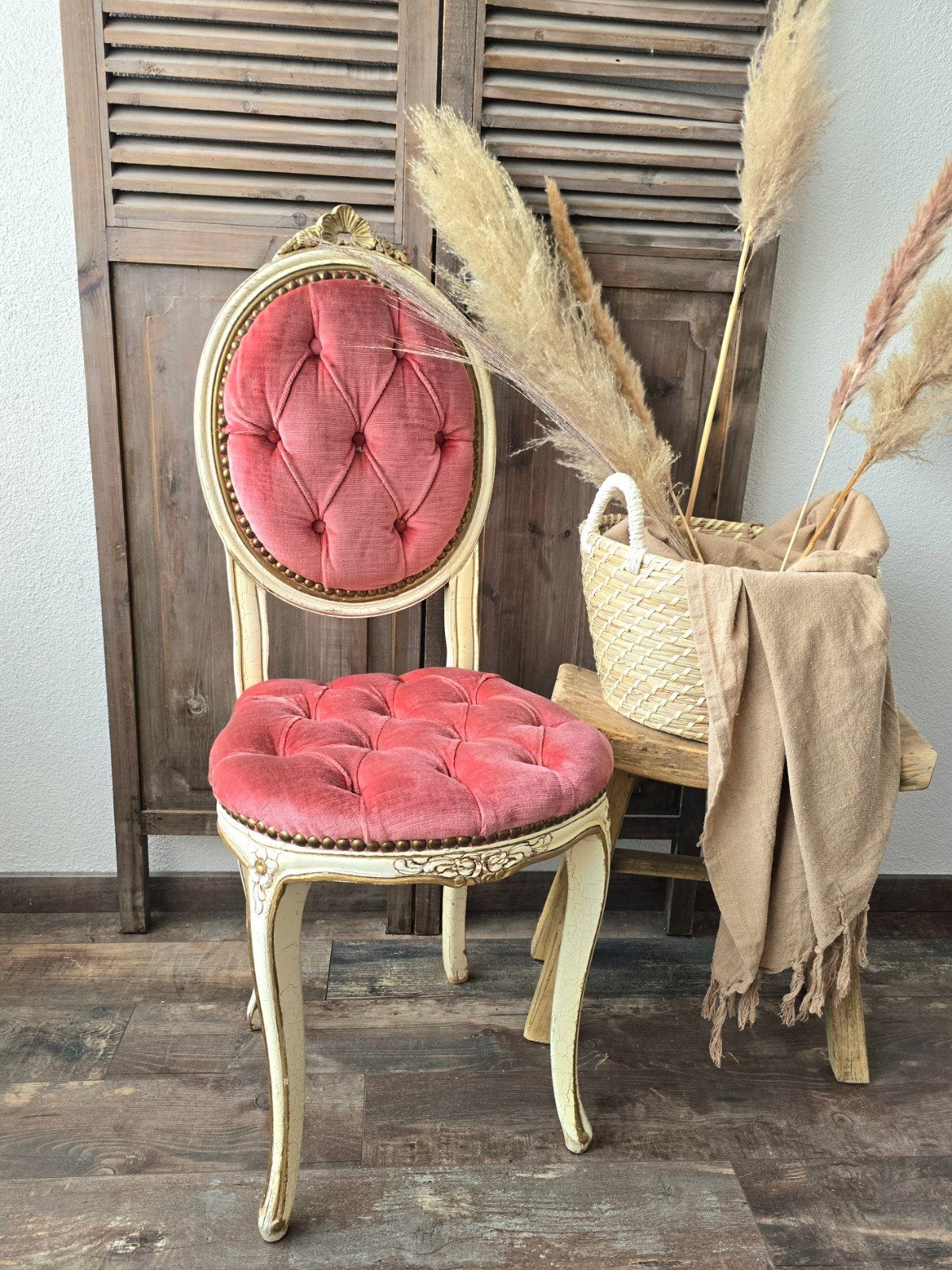 Prachtige Vintage Louis XVI Medaillonstoel – Oudroze Fluweel, Antiek en Kunst, Antiek | Meubels | Stoelen en Banken, Ophalen