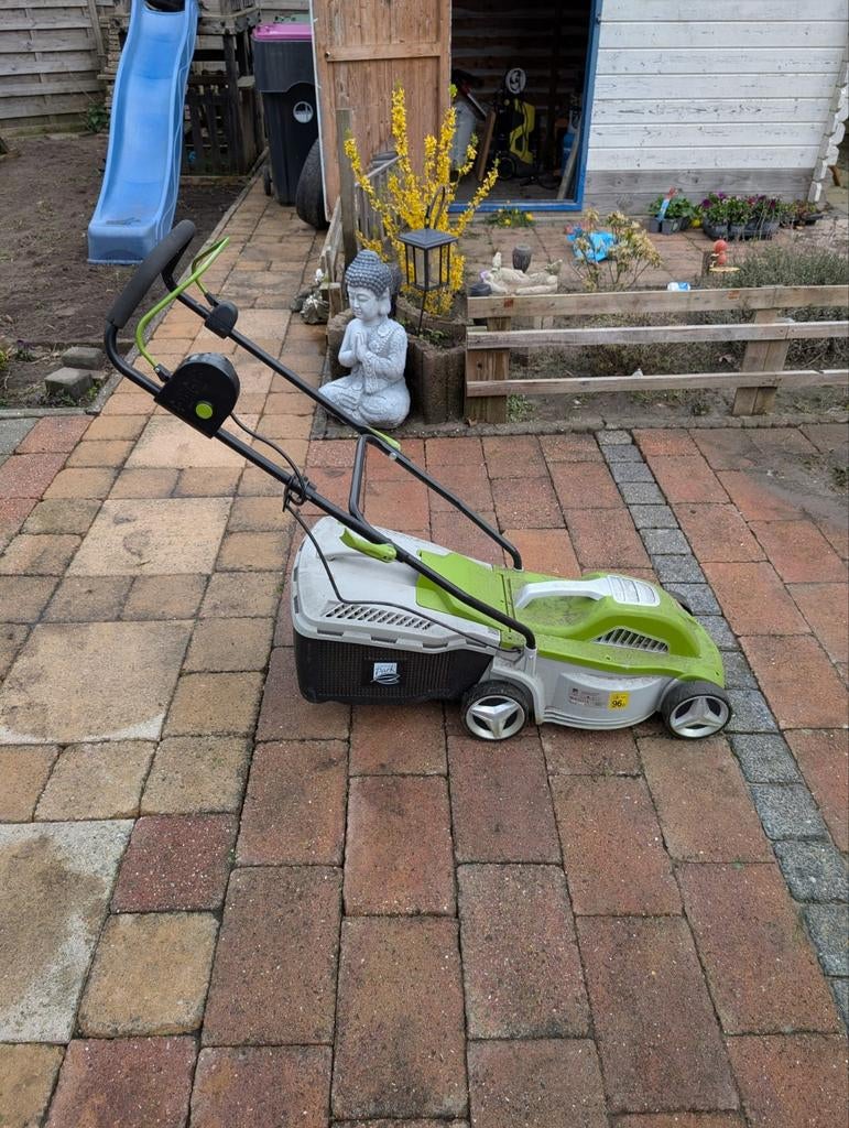 Central park grasmaaier, Tuin en Terras, Grasmaaiers, Ophalen, Central Park (Praxis), Elektrische grasmaaier, Zo goed als nieuw
